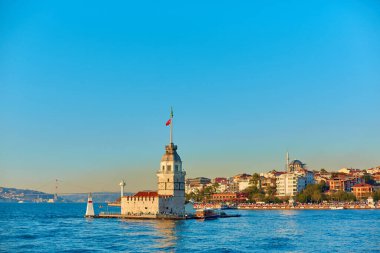 Boğaz 'daki Bakire Kulesi. İstanbul 'un sembollerinden biri..