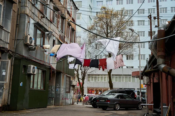 Tradice Domácnosti Gruzii Ložní Prádlo Oblečení Suší Venku Balkónech Provazech — Stock fotografie