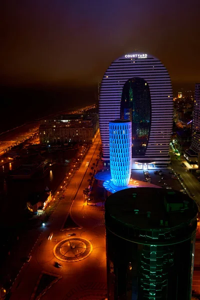 巴统的夜景城市灯光下的现代建筑 格鲁吉亚巴统 2021 — 图库照片