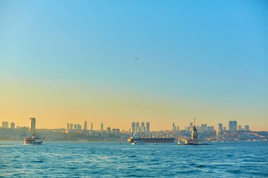 Boğaz 'daki Bakire Kulesi. İstanbul 'un sembollerinden biri..