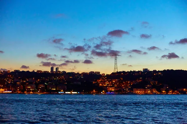 Esti Hajókirándulás Boszporuszon Isztambulban Kilátás Egy Hajóról Törökország Partjaira — Stock Fotó