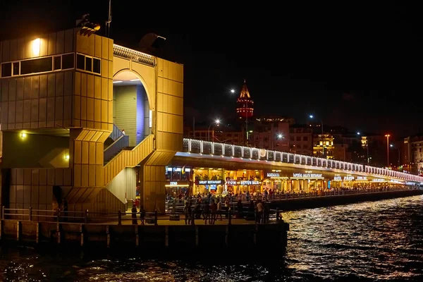 Stanbul Stanbul Boğazı Nda Akşam Tekne Gezisi Boğaz Köprüsü Gece — Stok fotoğraf