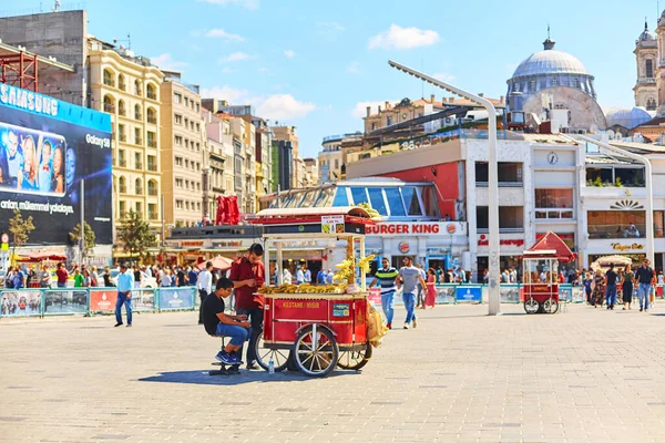 Venditore Ambulante Che Grigliava Mais Carrello Street Food Turchia Istanbul — Foto Stock