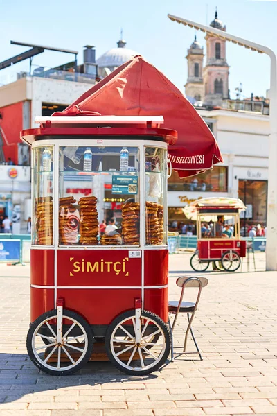 Contador Móvil Calle Simit Con Rosquillas Turquía Productos Horneados Frescos — Foto de Stock
