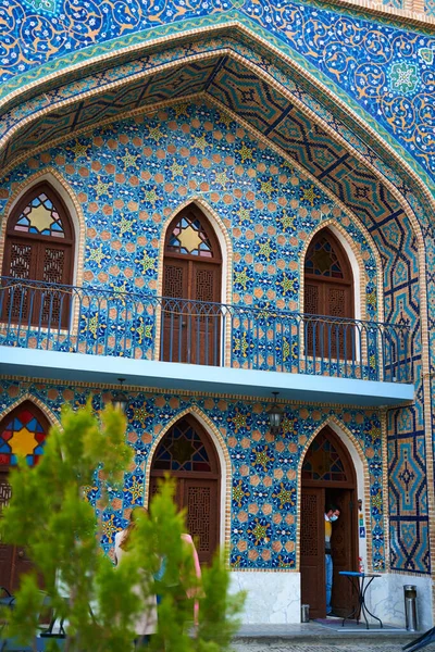 Fasaden Den Gamla Turkiska Badbyggnaden Kantad Mosaiker Svavelbad Tbilisi Tbilisi — Stockfoto