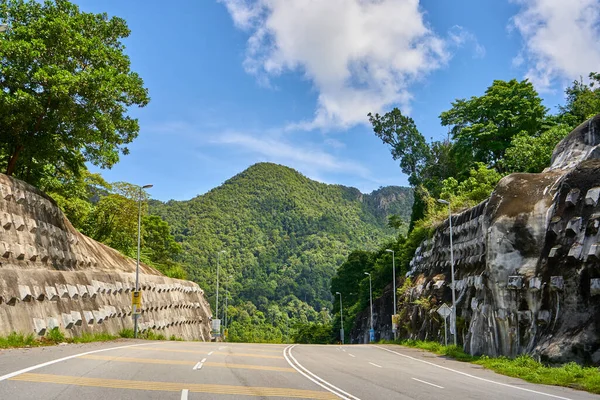 Estrada Automóvel Entre Rochas Pedra — Fotografia de Stock