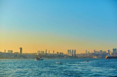 Gemi gün batımında İstanbul Boğazı 'nda denize açılacak..