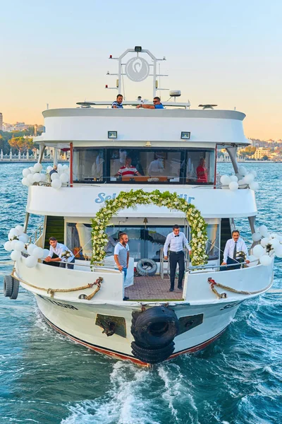 Корабель Пливе Заході Сонця Протоці Босфор Стамбулі Стамбул Туреччина 2017 — стокове фото