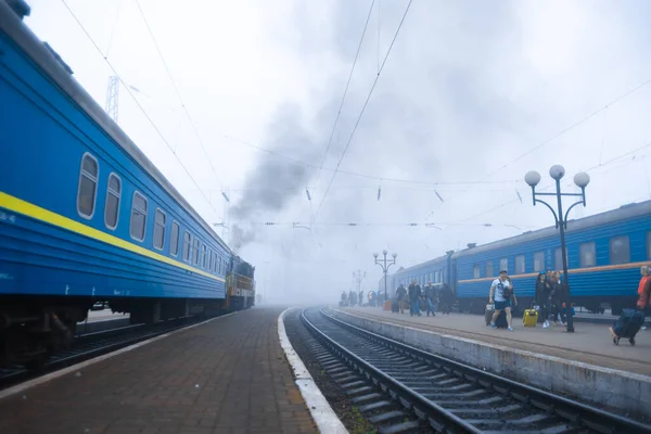 Путешествует Поезде Железнодорожный Вокзал Отходит Львов Украина 2019 — стоковое фото