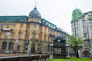 Eski şehir Lviv 'in mimarisi. Eski Avrupa. Eski binalar. Lviv, Ukrayna - 05.15.2019
