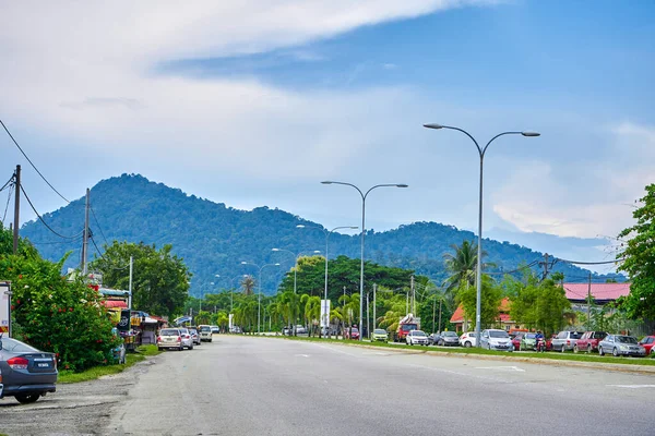 Paisagem Rodoviária Uma Ilha Tropical Árvores Verdes Estrada Langkawi Malásia — Fotografia de Stock