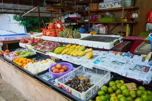Pouliční Přepážka Obchodu Potravinami Tropické Ovoce Pultu Langkawi Malajsie 2020 — Stock fotografie