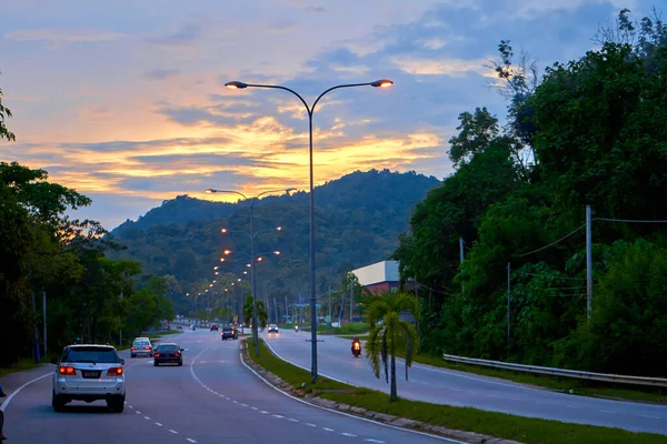 Zonsondergang Landschap Uitzicht Van Een Snelweg Een Tropisch Eiland Langkawi — Stockfoto