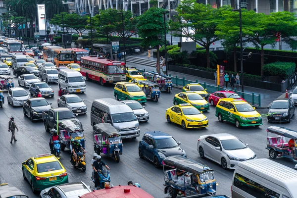 Schwerer Straßenverkehr Auf Der Straße Von Bangkok Zahlreiche Autos Auf — Stockfoto