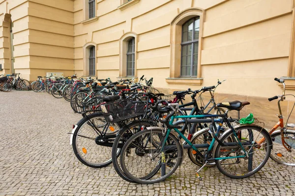 Парковка Велосипедов Европе Популярный Городской Транспорт Берлин Германия 2019 — стоковое фото
