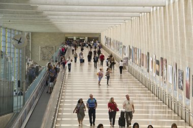 Yolcu Terminal 3 Ben Gurion Havaalanı, İsrail.