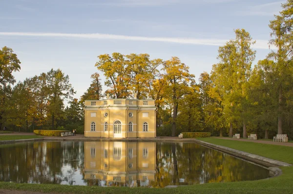 Paviljong i Catherine park i Tsarskoe Selo nära Saint Petersburg — Stockfoto