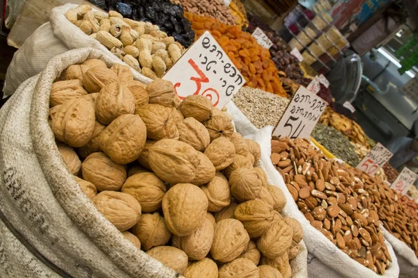 Fındık ve kuru üzüm açık piyasa içinde her türlü