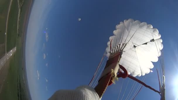 Primer salto en paracaídas — Vídeos de Stock