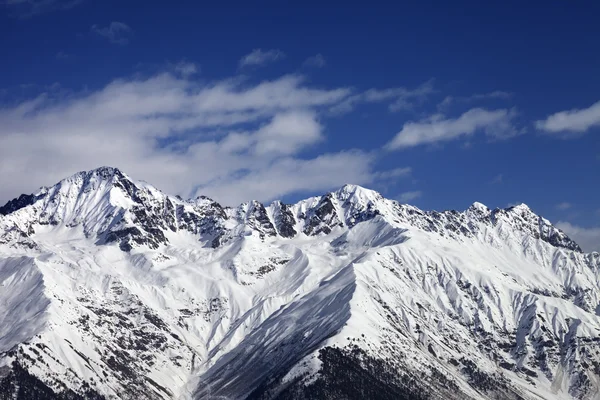 Montagnes d'hiver au soleil — Photo