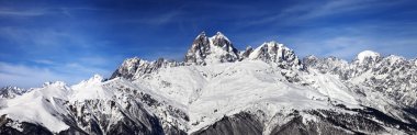 Rüzgar güneşli gün Mount dır üzerinde panoramik manzaraya