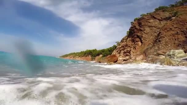 Güneş gün dalgalar deniz — Stok video