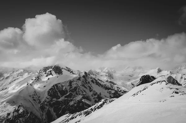 Black and white ski slope – stockfoto