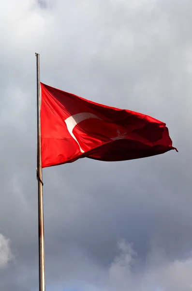 Bandiera turca su pennone — Foto Stock