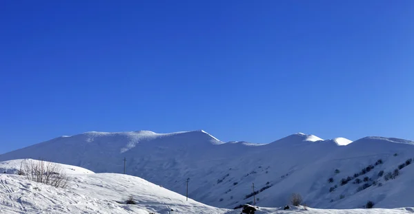 Panoramiczny widok na stoku off-piste w wczesnym rankiem — Zdjęcie stockowe