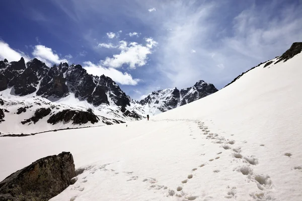 Snow mountain in sun spring day — Stock Photo, Image