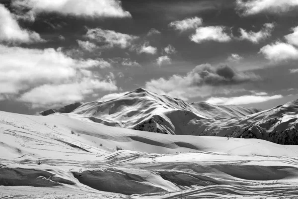 Zwart Witte Skipiste Prachtige Lucht Met Wolken Zon Avond Tetnuldi — Stockfoto