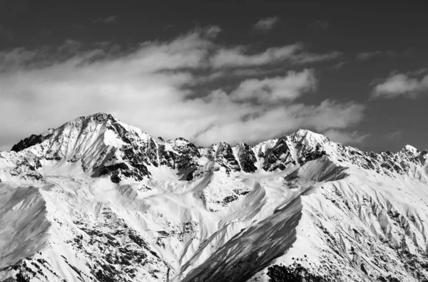 Montanhas Neve Preto Branco Dia Sol Inverno Vista Teleférico Esqui — Fotografia de Stock