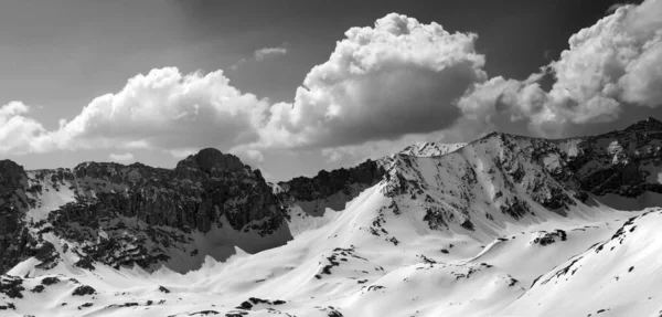 阳光普照的白雪山全景 土耳其 金牛座中部山脉 Aladaglar 反金牛座 Edigel高原 Yedi Goller — 图库照片