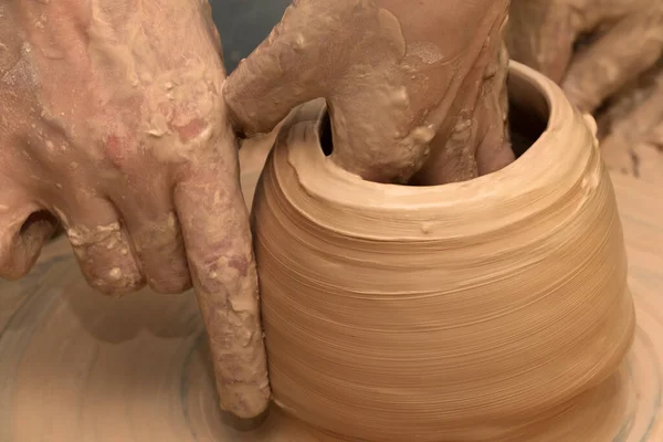 Processo Fazer Argilas Roda Oleiro Potter Trabalho Vista Perto — Fotografia de Stock
