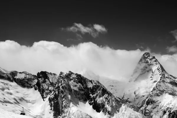 Schwarz Weißer Blick Auf Skigebiet Bei Schnee Winter Kaukasus Region — Stockfoto