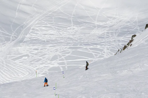 Two Snowboarders Downhill Freeride Trace Sun Cold Day Caucasus Mountains — Stock Photo, Image