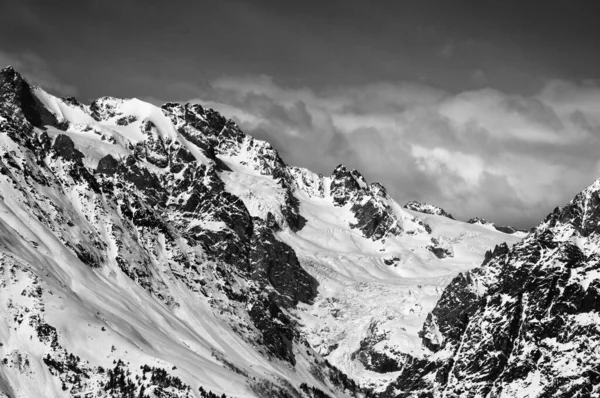 Montañas Blancas Negras Con Glaciar Nieve Día Del Sol Invierno —  Fotos de Stock