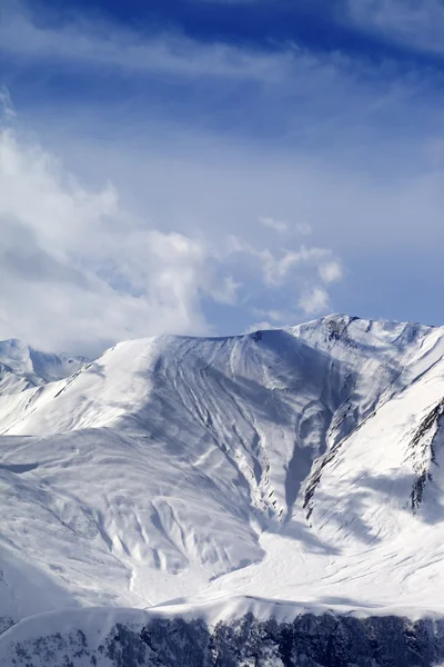 Vintern snöiga bergen — Stockfoto