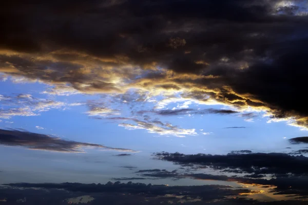 Többszínű napnyugtakor ég — Stock Fotó