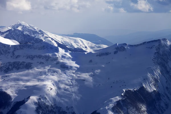 Off-piste helling bij avond — Stockfoto