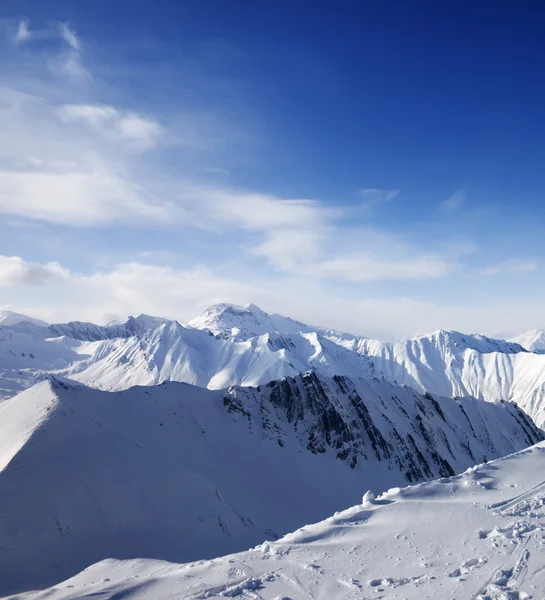 Snowy mountains at sun day — Stock Photo, Image