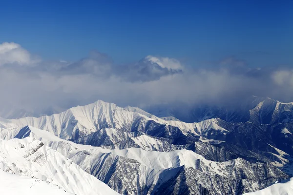 Montagne innevate del sole — Foto Stock