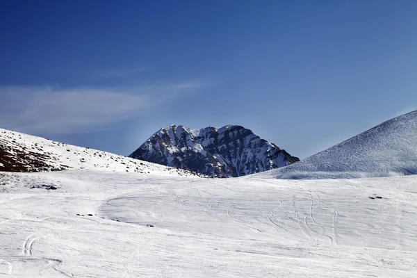 Stok narciarski w słoneczny dzień — Zdjęcie stockowe