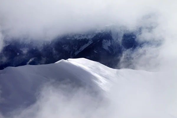 Off-piste slope at evening — Stock Photo, Image