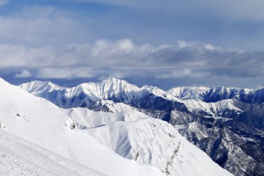 devreden eğimi ve karlı dağlar