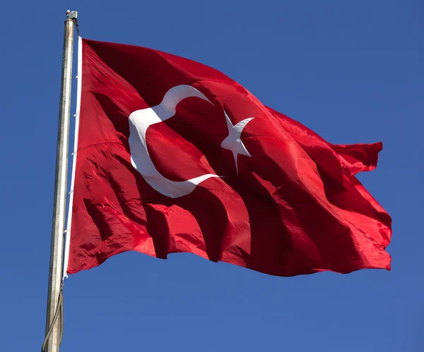 Integetett a szél, a napsütéses nap, Török zászló — Stock Fotó