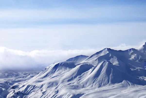 Evening sunlight mountains in cloud — Stock Photo, Image