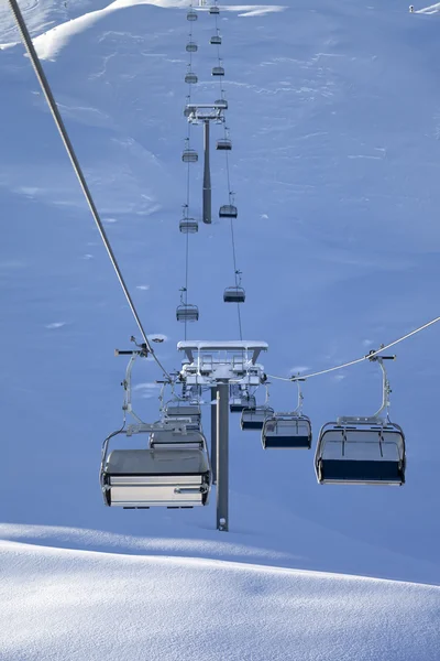 Chair-lift at early morning — Stock Photo, Image