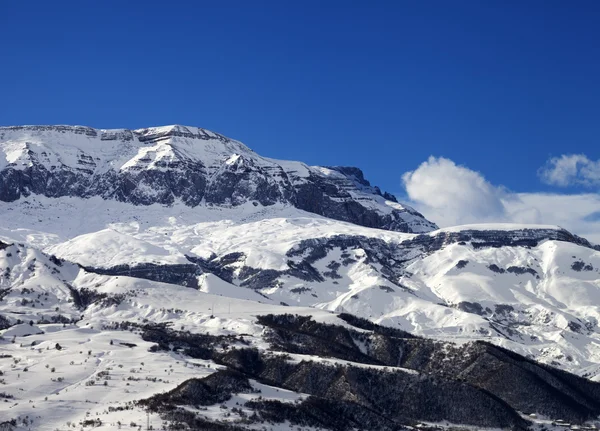 Winter bergen op mooie zon dag — Stockfoto