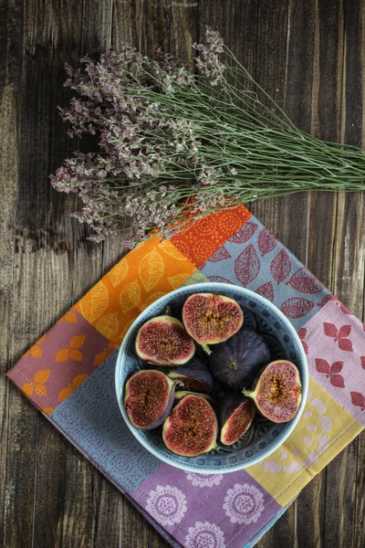 Chopped figs in the bowl — Stock Photo, Image